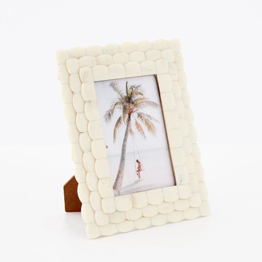 GigiandTom Scalloped Bone Photo Frame Ivory | Decorative Objects & Trays