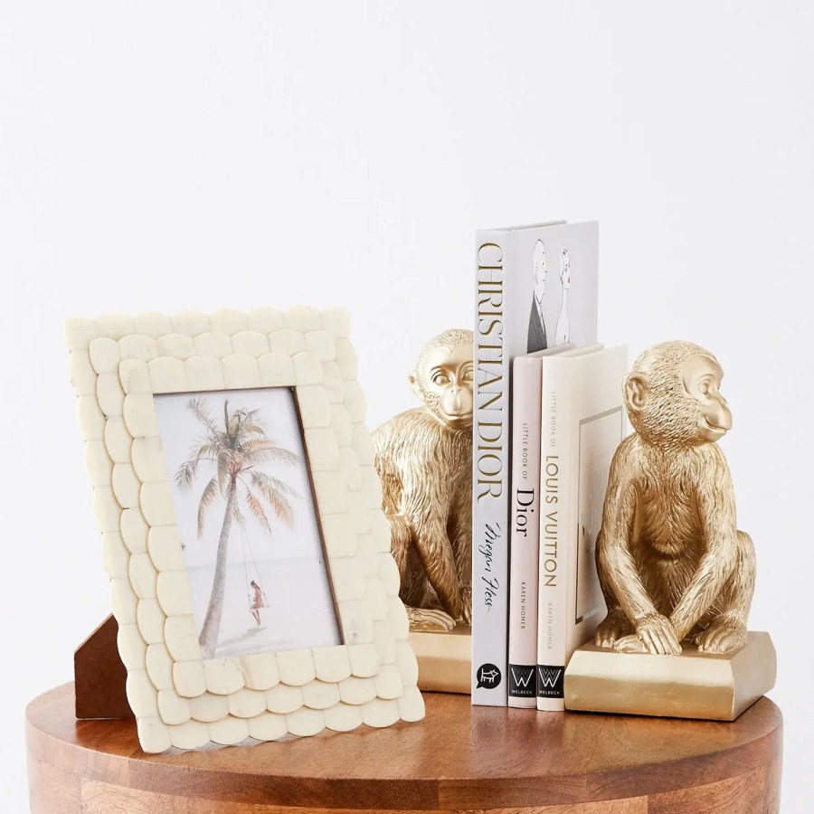 GigiandTom Scalloped Bone Photo Frame Ivory | Decorative Objects & Trays