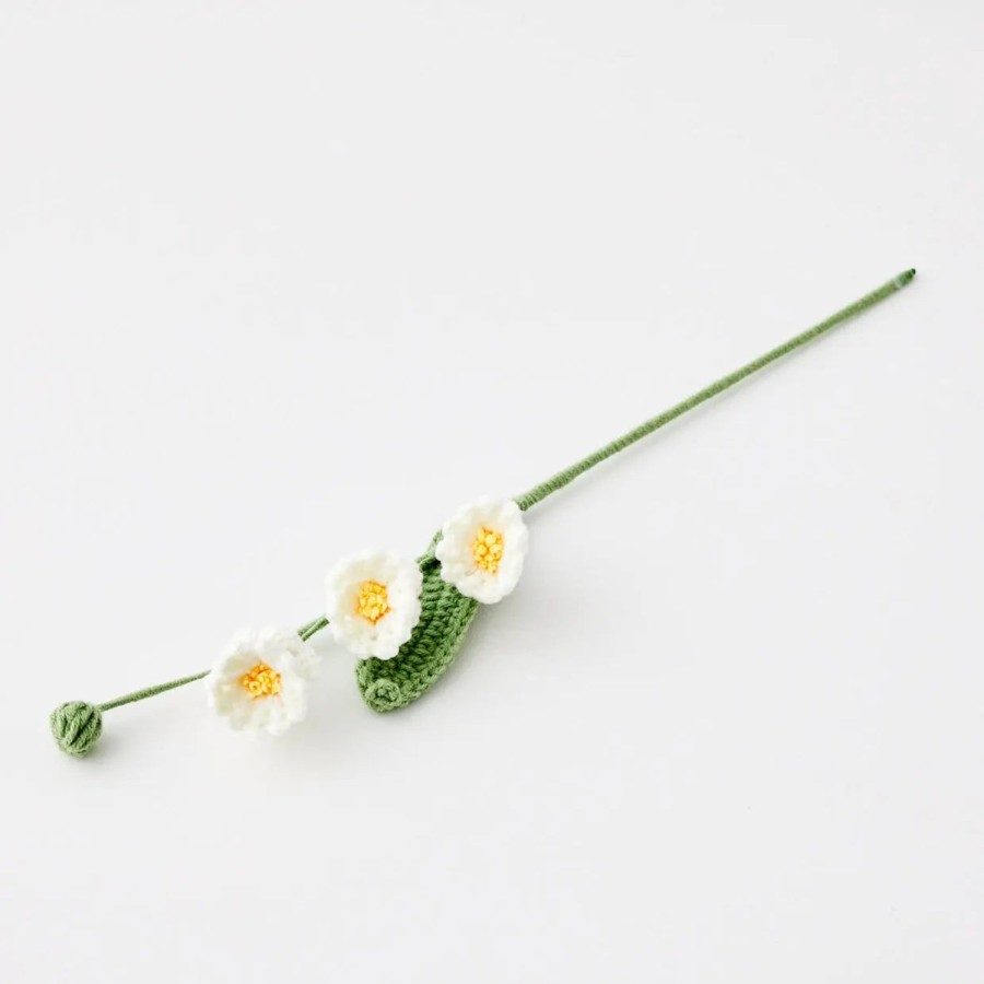 GigiandTom Daffodil Stem Hand Knitted Crochet Flower White | Vases